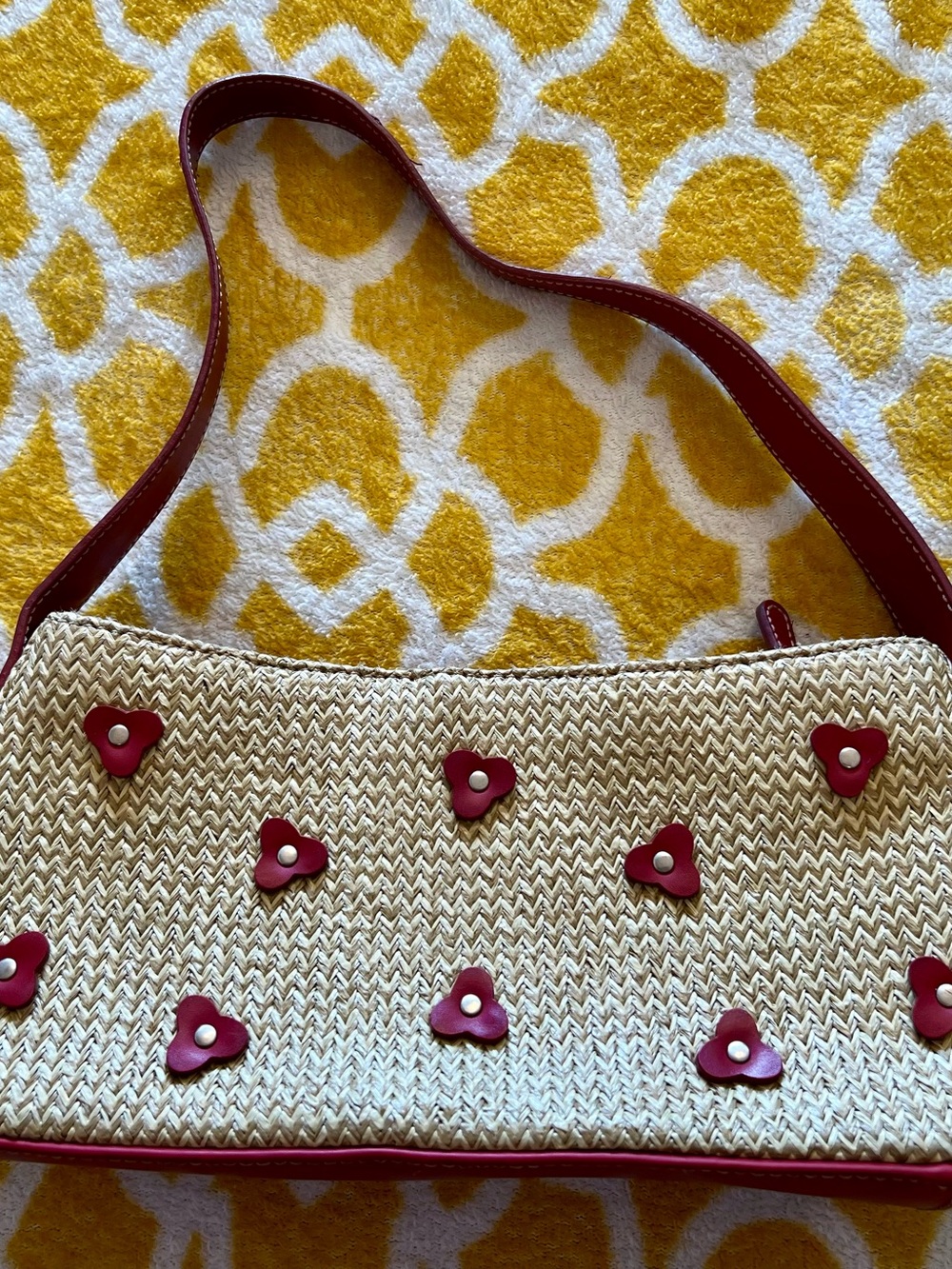Kenneth Cole Reaction Beige Woven with Red Flowers Shoulder Bag Zip